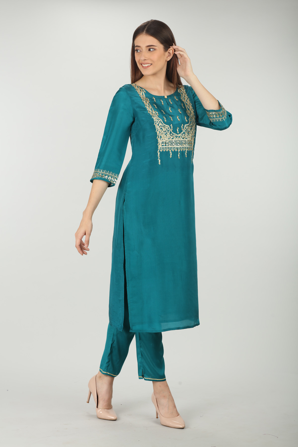 Blue Embellished Round Neck Kurti - Image 2