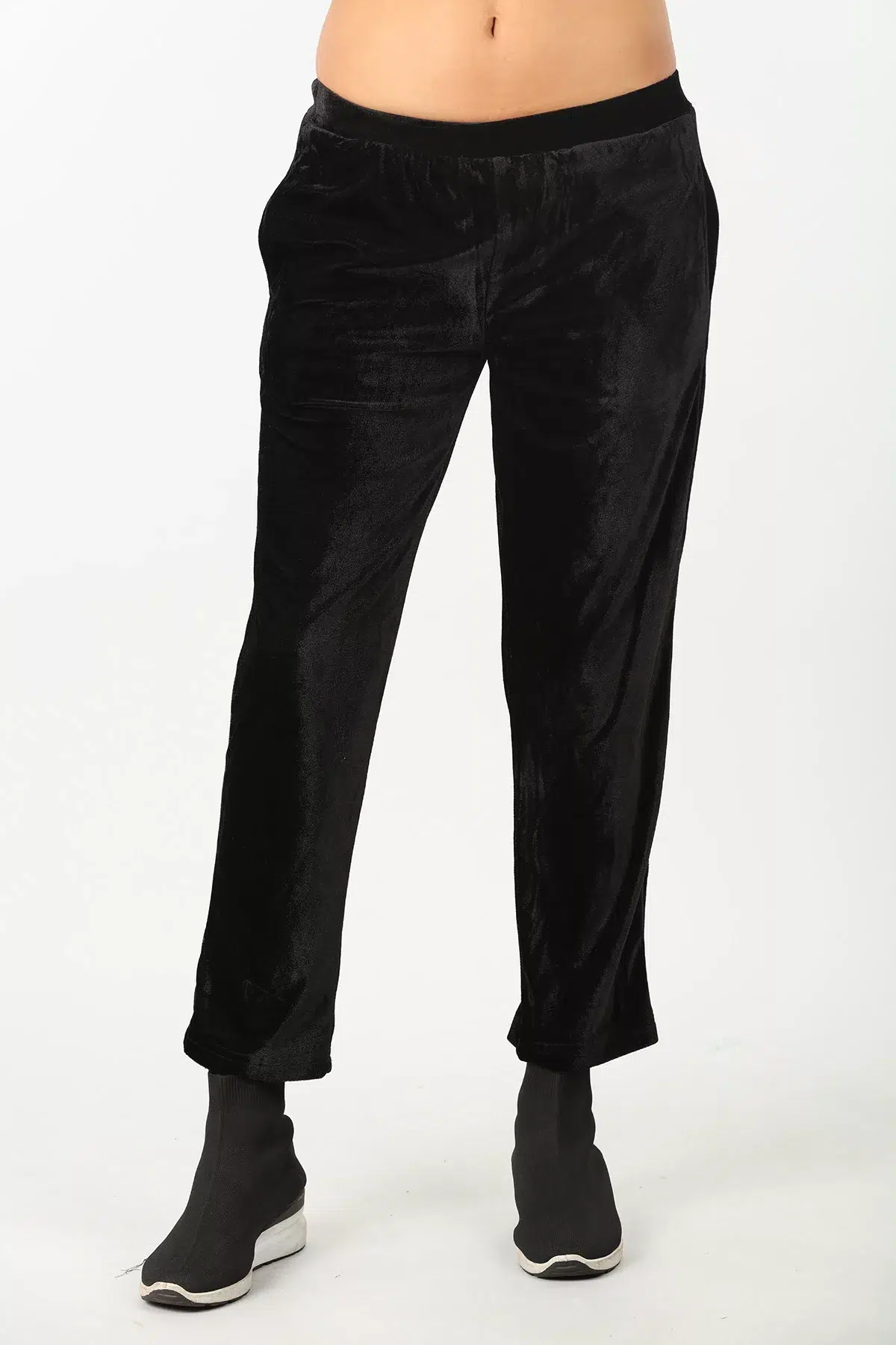 Solid Black Pants In Women