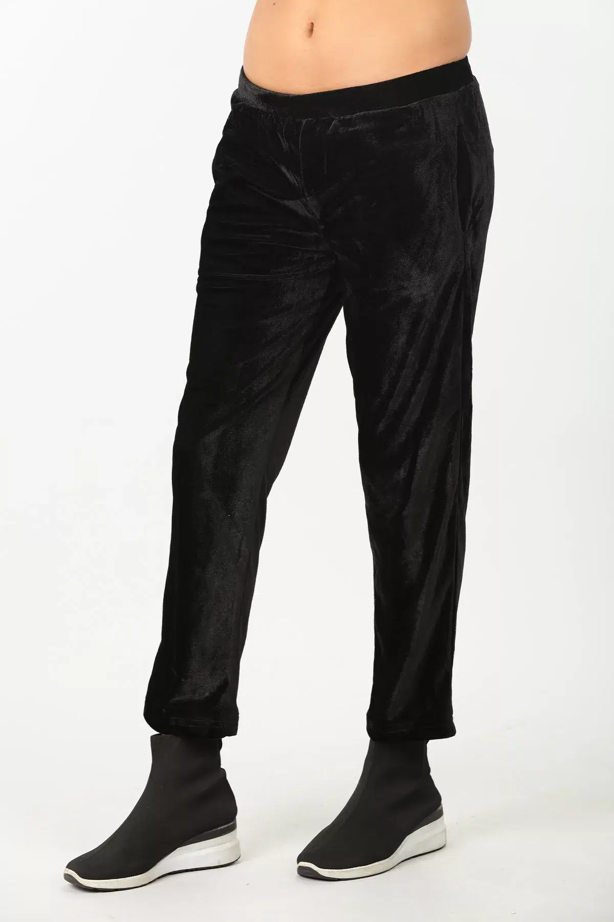 Solid Black Pants In Women