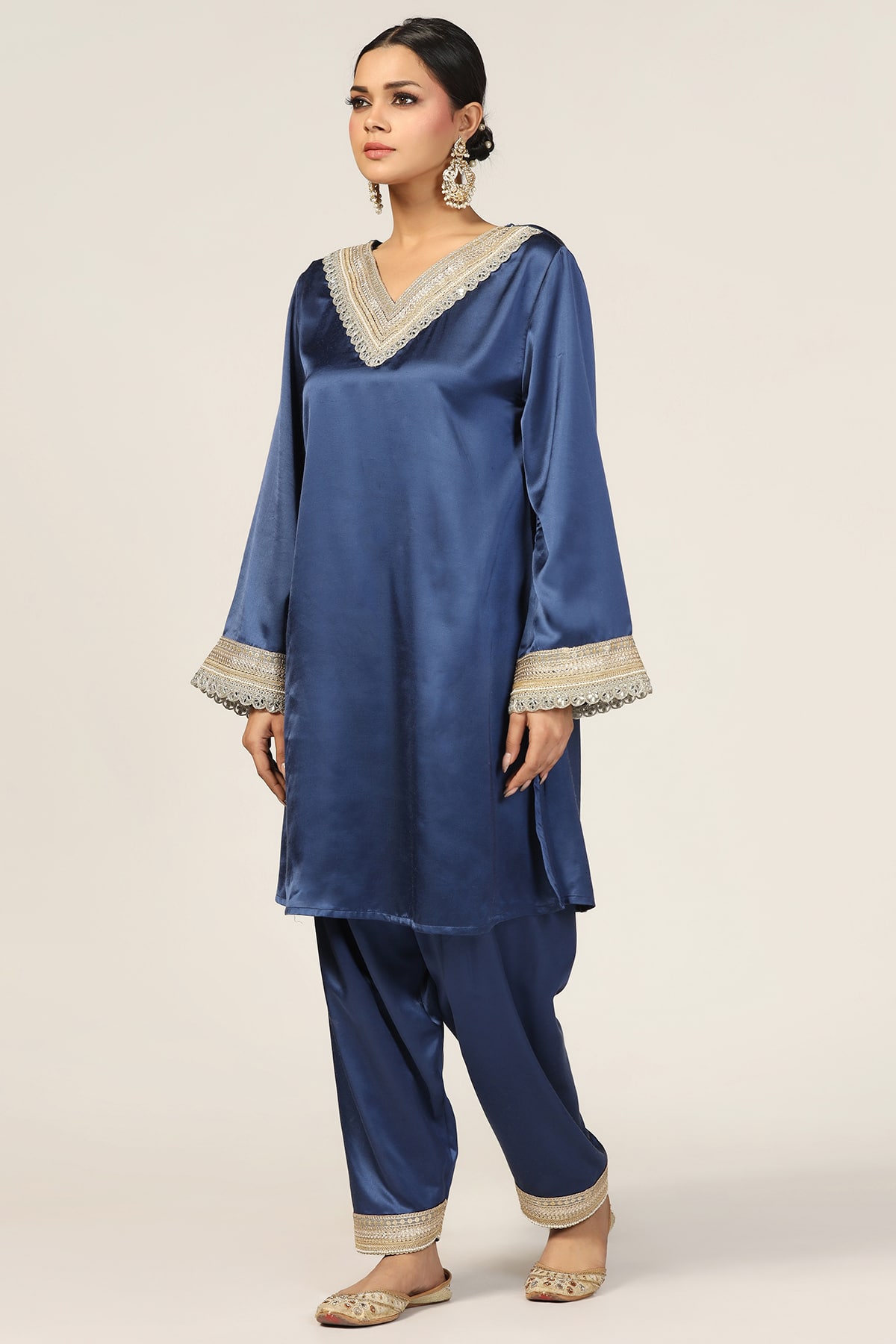 Blue Embellished V-Neck Ensemble Kurti - Image 4
