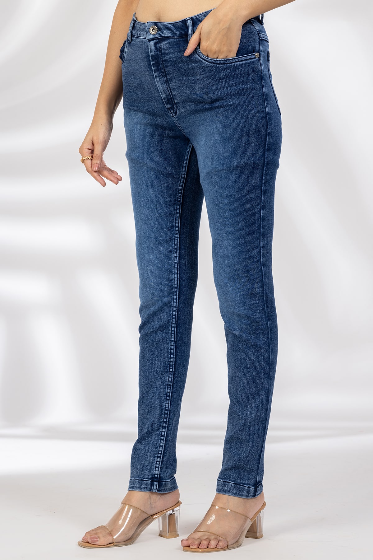 Solid Blue Slim Fit Jeans Women