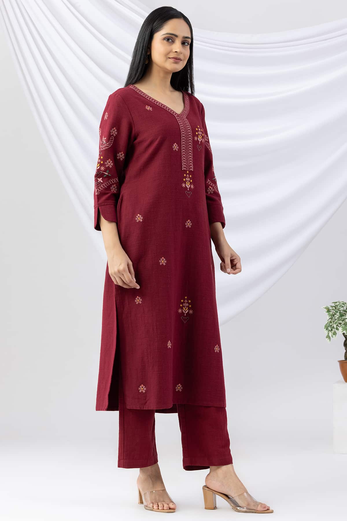 v neck kurti maroon embroidered cotton viscose slub 3/4 sleeves