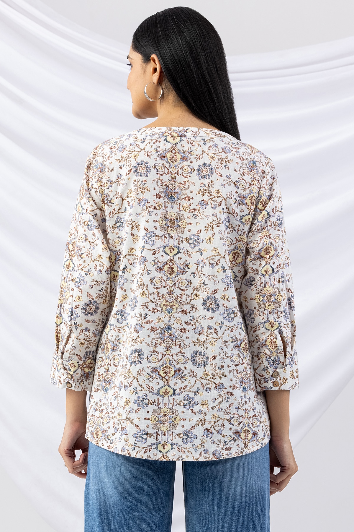 off white shirt printed cotton slub round neck with 3/4 sleeves