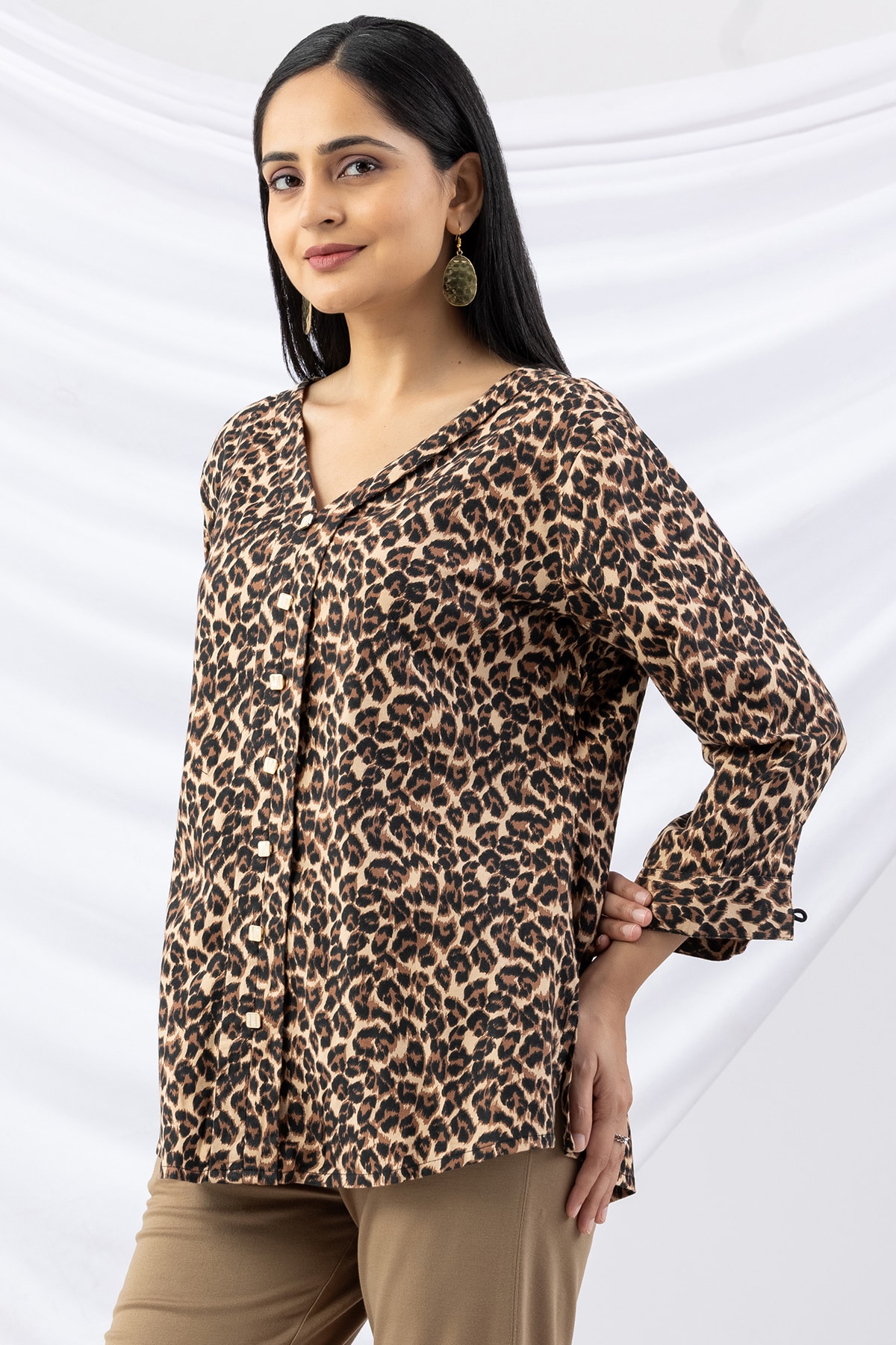 winter top for ladies brown printed viscose twill v neck with 3/4 sleeves