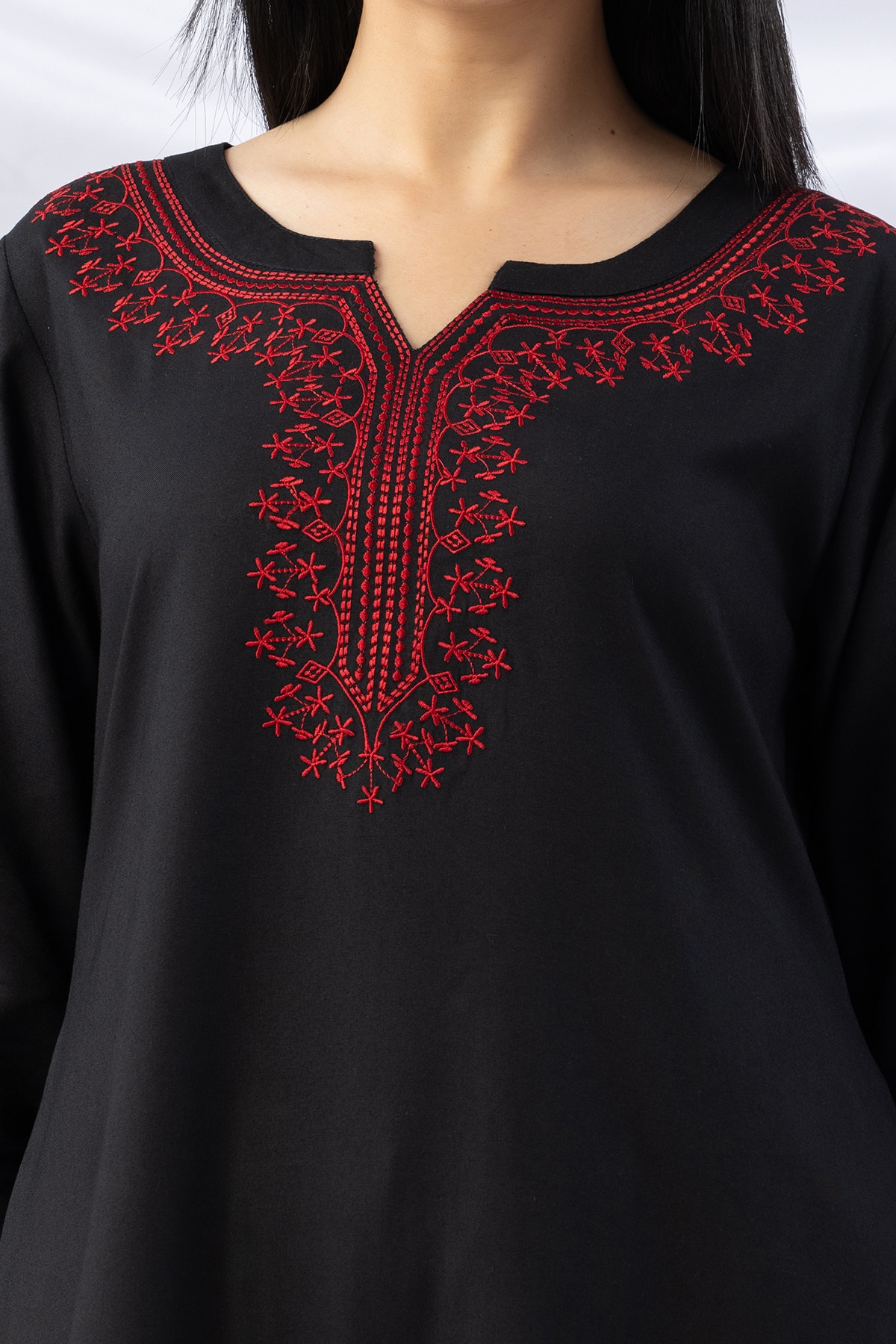 black kurti for women embroidered viscose round neck with 3/4 sleeves