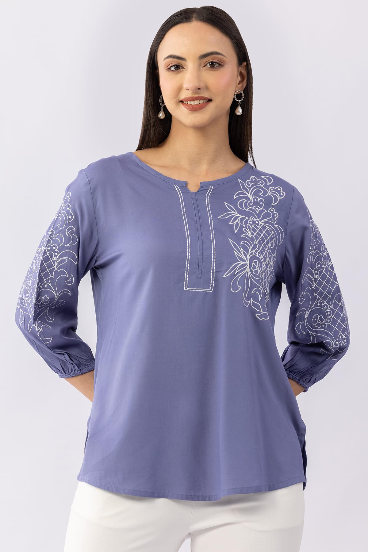 Embroidered blue viscose modal top for women with round neck and 3/4 sleeves