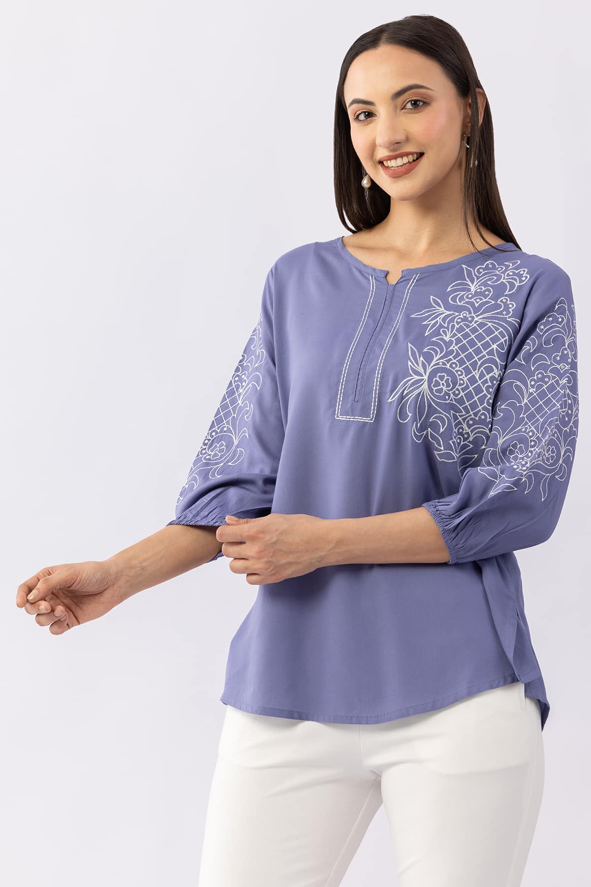 Embroidered blue viscose modal top for women with round neck and 3/4 sleeves