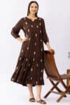 Embroidered brown moss viscose dress for women with mandarin collar and 3/4 sleeves