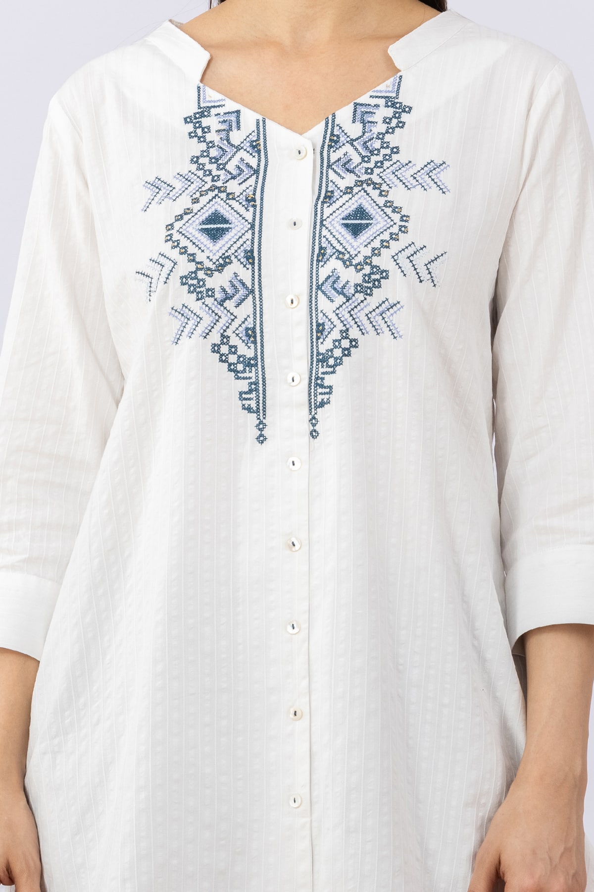 White embroidered viscose dobby tunic for women with V neck and 3/4 sleeves