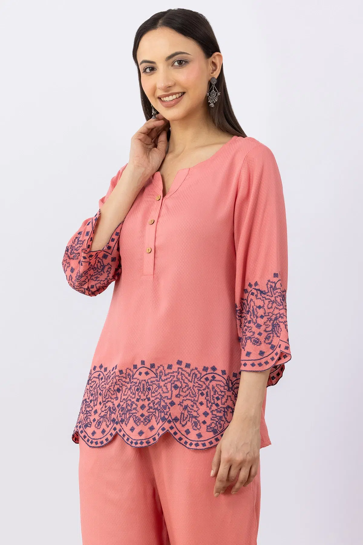 Women’s pink co-ord set in viscose dobby fabric with embroidery