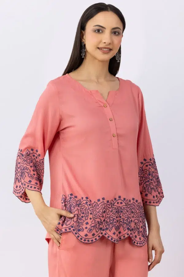 Women’s pink co-ord set in viscose dobby fabric with embroidery
