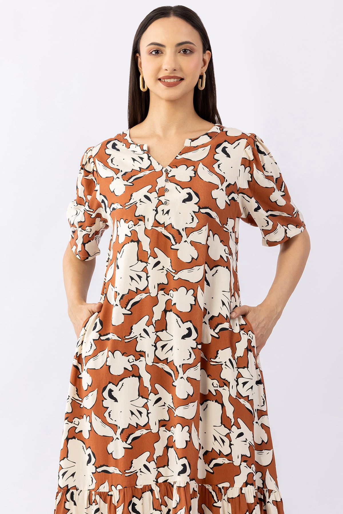 Printed brick red viscose dress for women with round neck and half sleeves