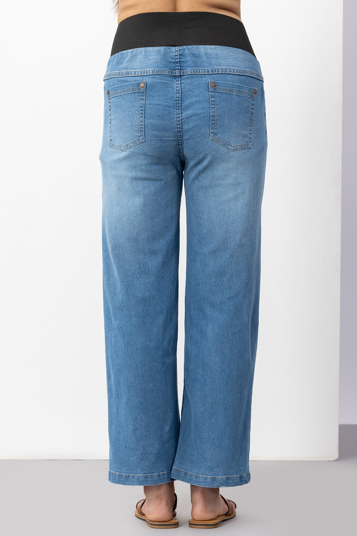 Blue straight fit cotton denim jeans for ladies