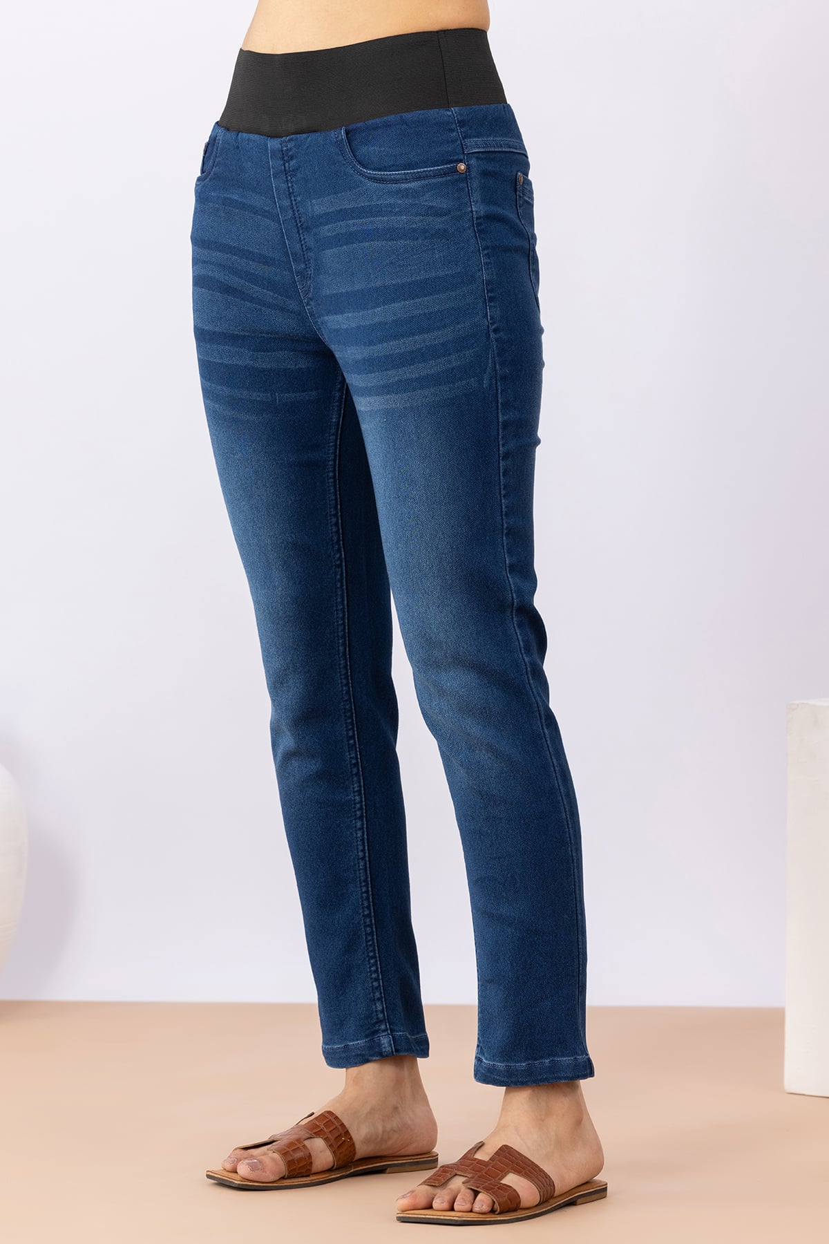 Navy blue cotton slim fit denim jeans for women
