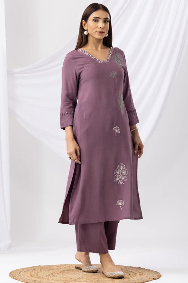 Lavender V Neck Kurta Set For Women