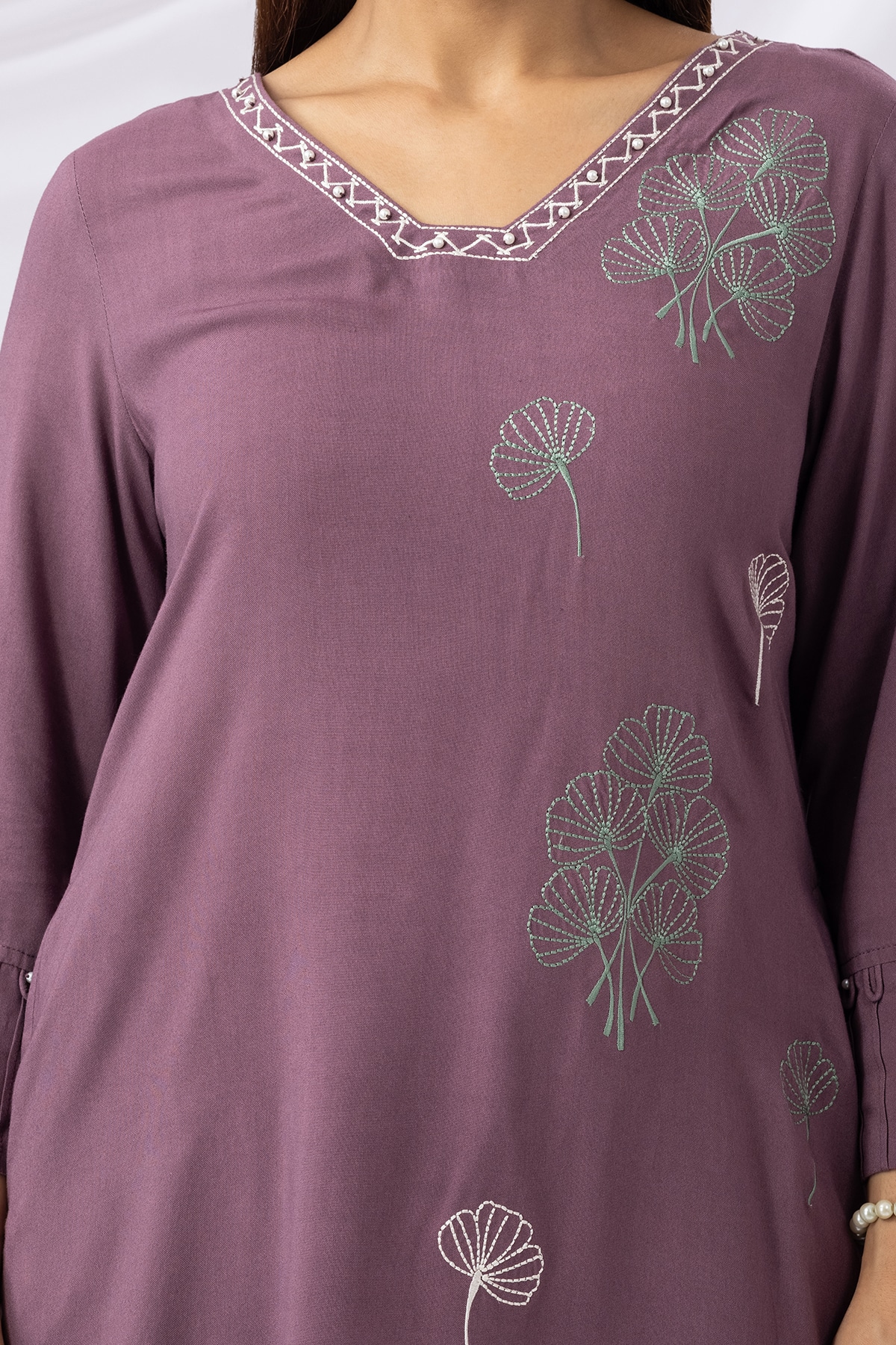 Lavender V Neck Kurta Set For Women