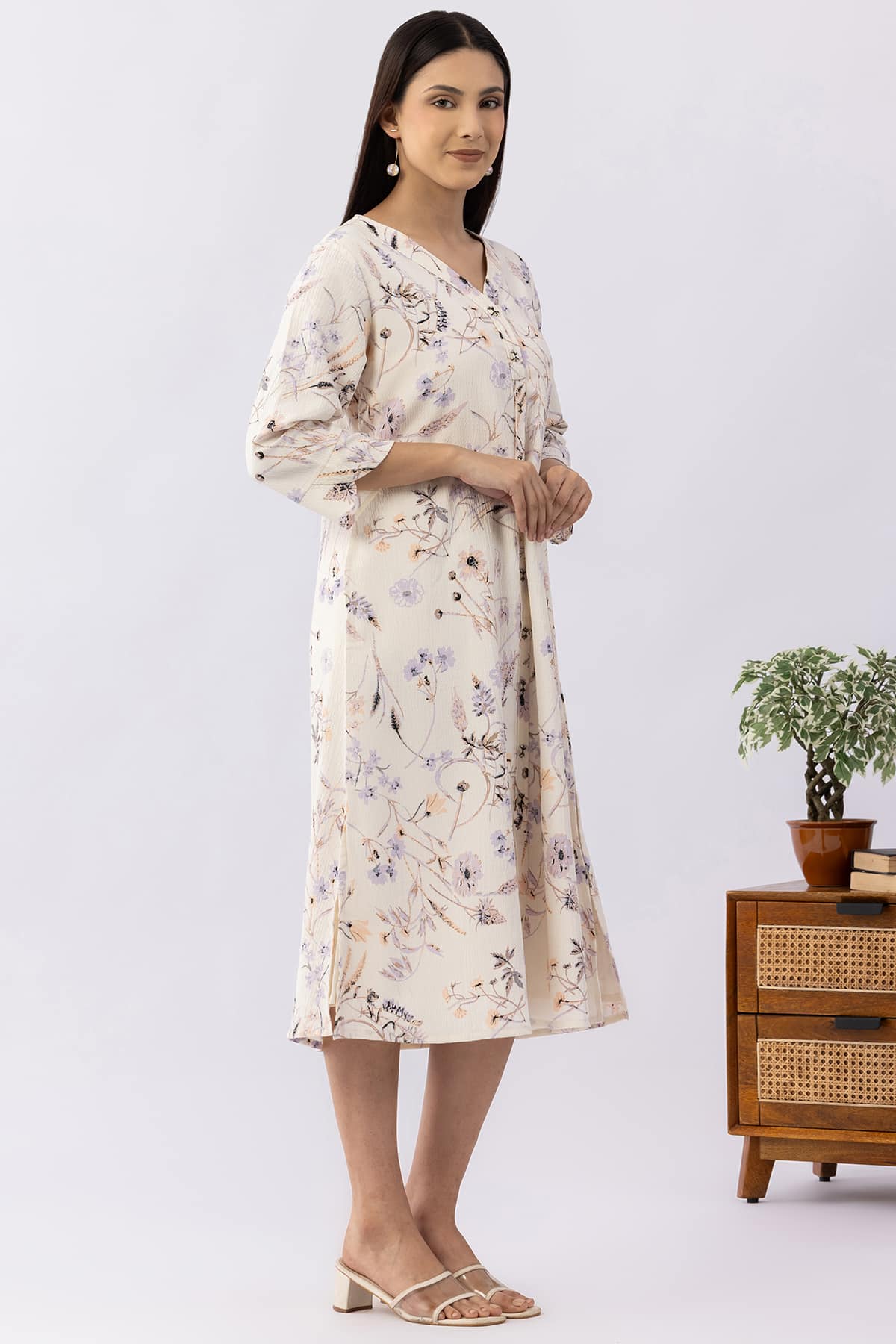 Printed off white crepe dress for women with V neck and 3/4 sleeves