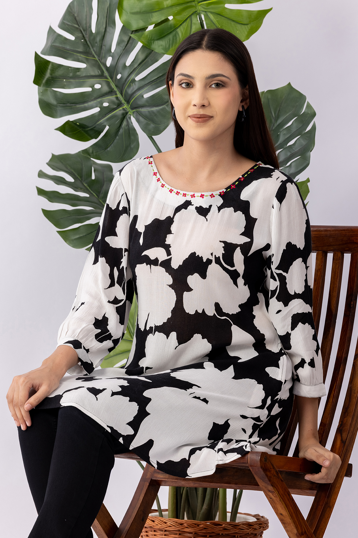 embroidered tunic tops black white viscose crepe round neck 3/4 sleeves regular fit