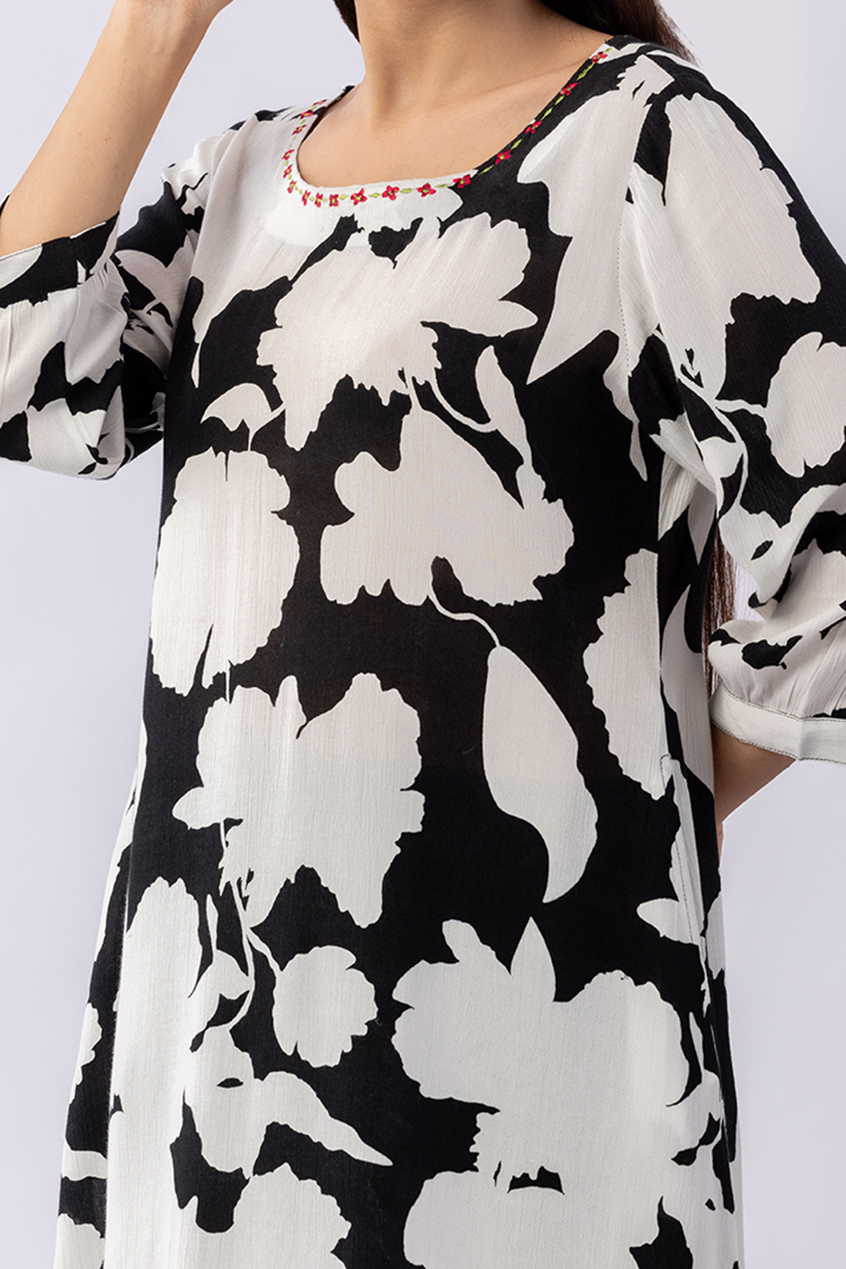 embroidered tunic tops black white viscose crepe round neck 3/4 sleeves regular fit