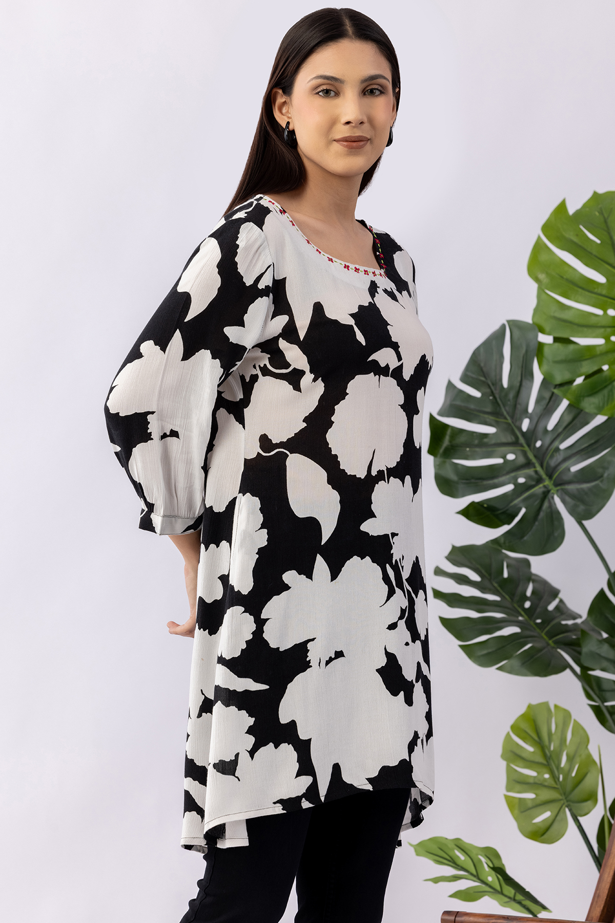 embroidered tunic tops black white viscose crepe round neck 3/4 sleeves regular fit