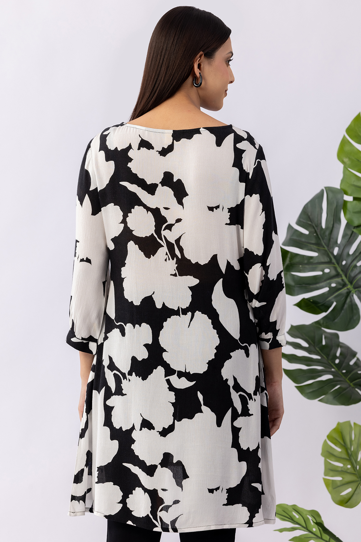 embroidered tunic tops black white viscose crepe round neck 3/4 sleeves regular fit