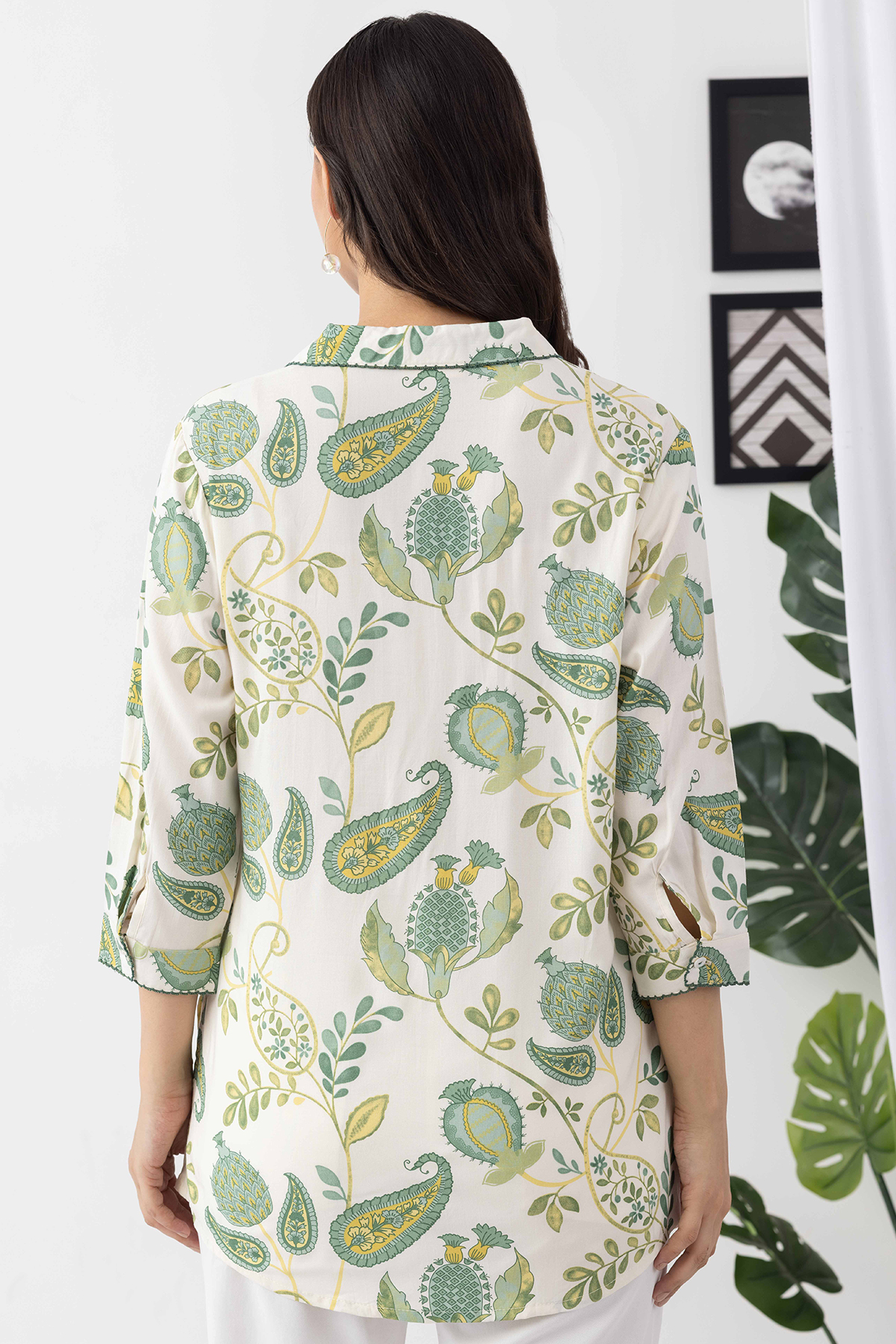 woman printed shirt ivory rayon twill collared 3/4 sleeves regular fit
