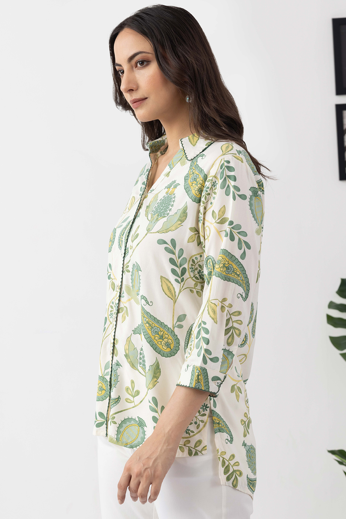 woman printed shirt ivory rayon twill collared 3/4 sleeves regular fit