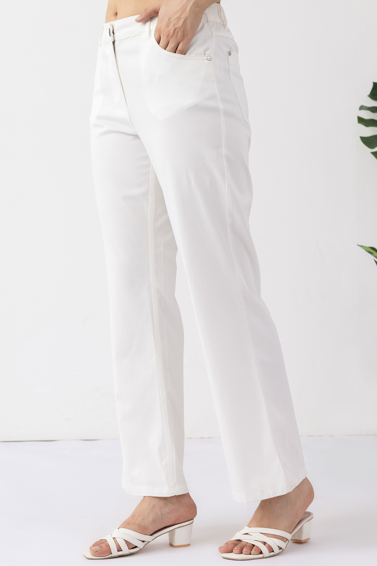 white jeans women solid cotton lycra denim regular fit