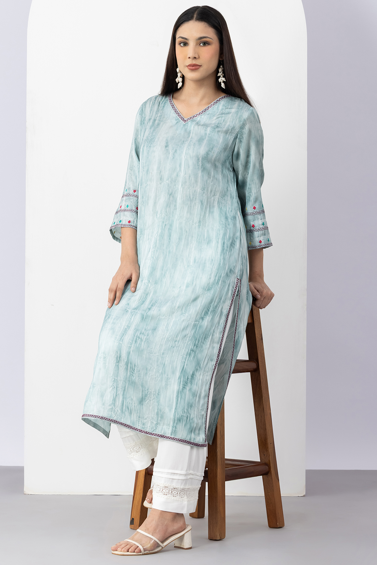 printed kurti women greyish blue viscose v neck 3/4 sleeves