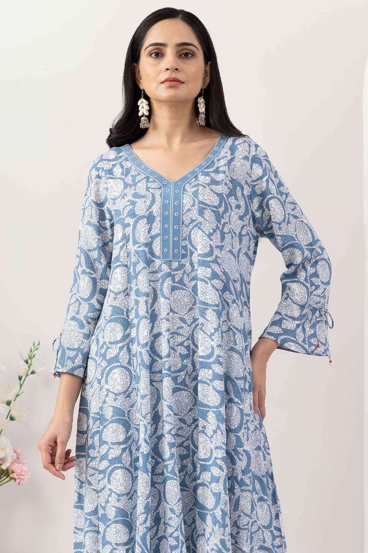blue kurti for women printed viscose slub v neck 3/4 sleeves