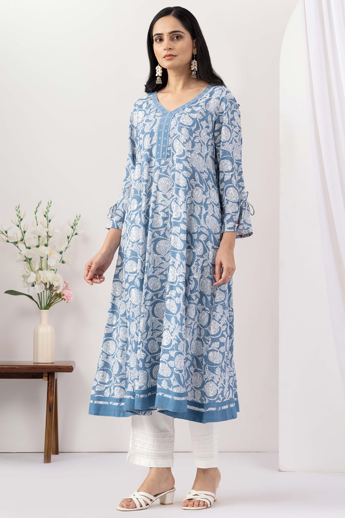 blue kurti for women printed viscose slub v neck 3/4 sleeves