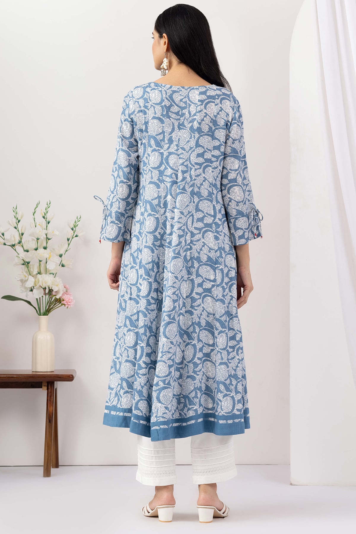 blue kurti for women printed viscose slub v neck 3/4 sleeves